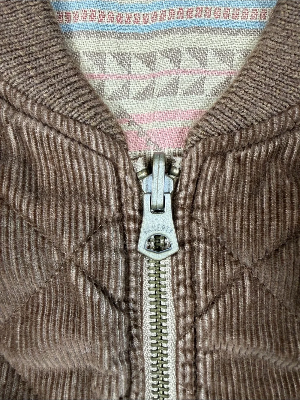 Faherty Men’s Large Reversible Quilted Corduroy & Aztec Cloth Vest Western Trad
